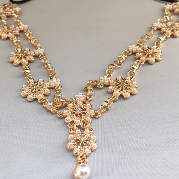 New! Floral Tassel Head Jewelry - Picture 3 of 5